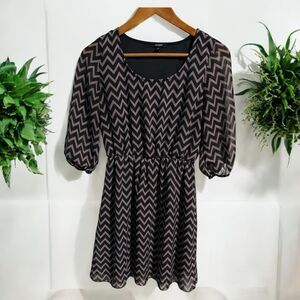 Espresso Dress Size M Pink Black Chevron Print Fitted Waist
